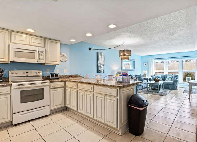 Property at 770 Sundial Ct Unit 102, Fort Walton Beach, FL 32548, 1 bed, 1 bath