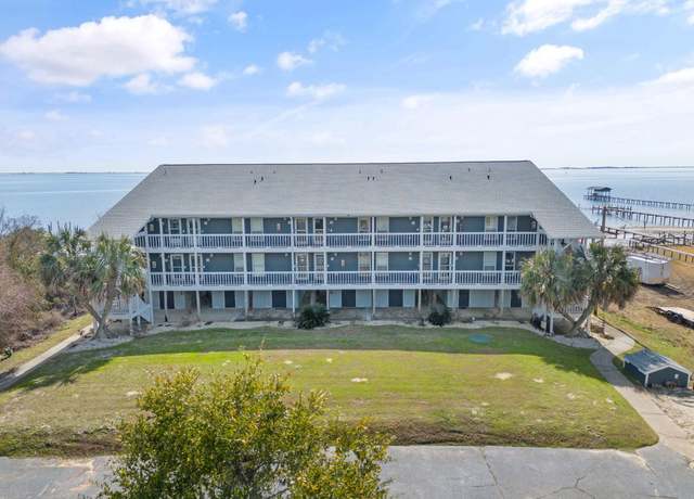 Property at 5539 Soundside Dr Unit D, Gulf Breeze, FL 32563, 2 beds, 2 baths