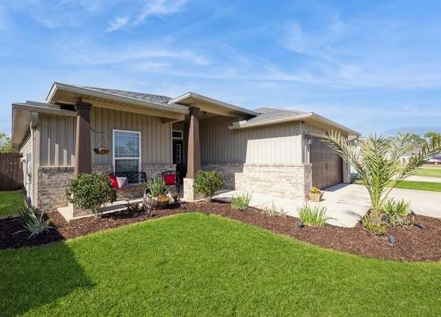 Property at 8486 Island Dr, Navarre, FL 32566, 4 beds, 2 baths
