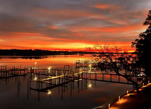 Property at 7220 Majestic Blvd, Navarre, FL 32566, 3 beds, 2.5 baths