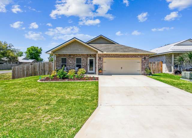 Property at 75 4th St, Shalimar, FL 32579, 4 beds, 3 baths