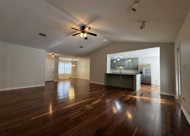 Property at 2554 Holley Pl, Navarre, FL 32566, 3 beds, 2 baths