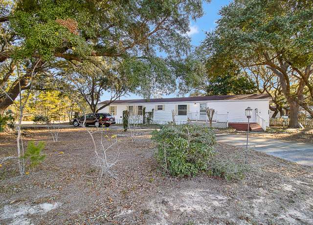 Property at 5820 Congress St, Gulf Breeze, FL 32563, 2 beds, 2 baths