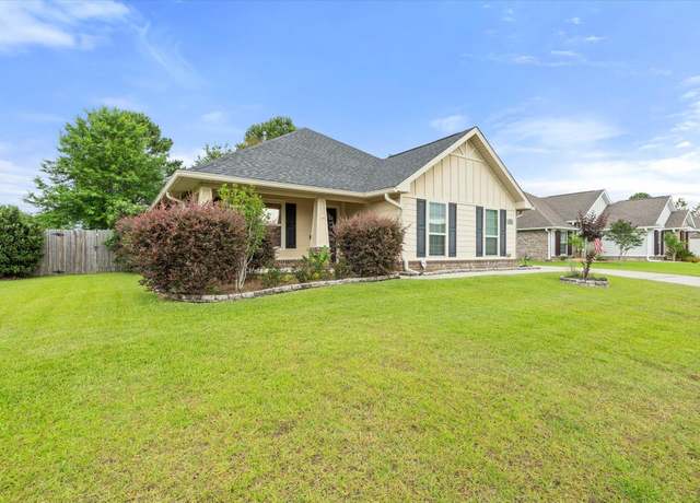 Property at 7807 Jewt Ln, Pensacola, FL 32526, 3 beds, 2 baths
