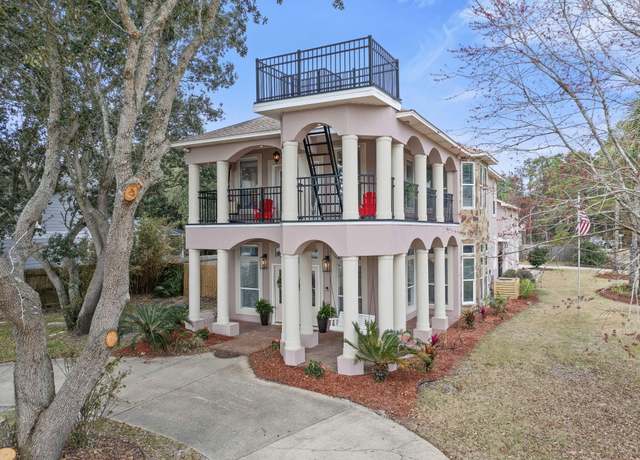 Property at 1669 Tidewater Ln, Navarre, FL 32566, 4 beds, 4 baths
