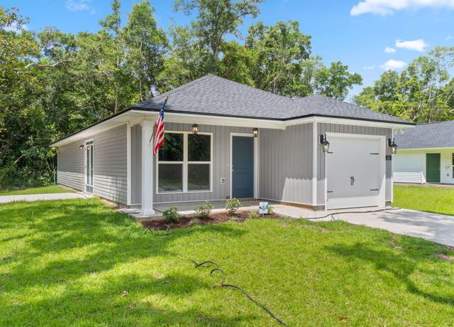 Property at 8513 Walnut Ave, Pensacola, FL 32534, 3 beds, 2 baths