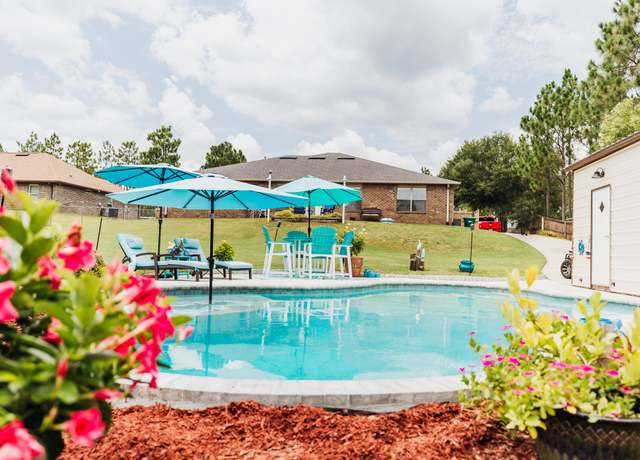 Property at 6417 Welannee Blvd, Laurel Hill, FL 32567, 5 beds, 3 baths