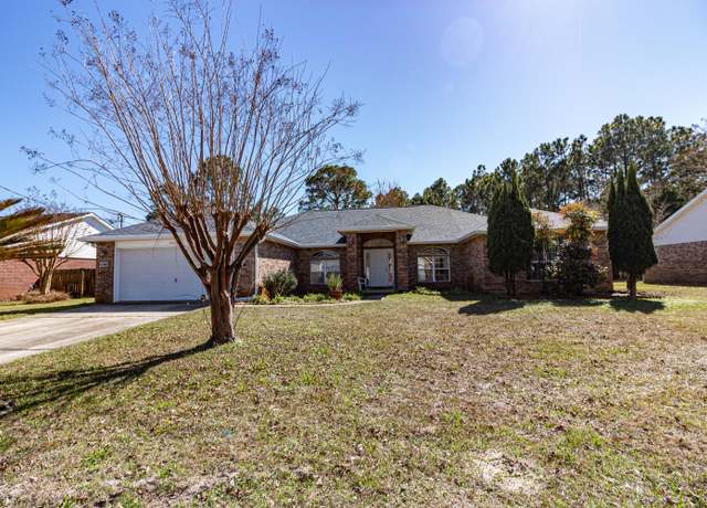 Property at 8335 Onich Dr, Navarre, FL 32566, 4 beds, 2 baths