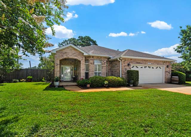 Property at 2092 Pritchard Point Dr, Navarre, FL 32566, 3 beds, 2 baths