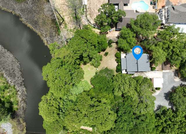 Property at 3038 Paso De Vivoz, Navarre, FL 32566, 3 beds, 1.5 baths
