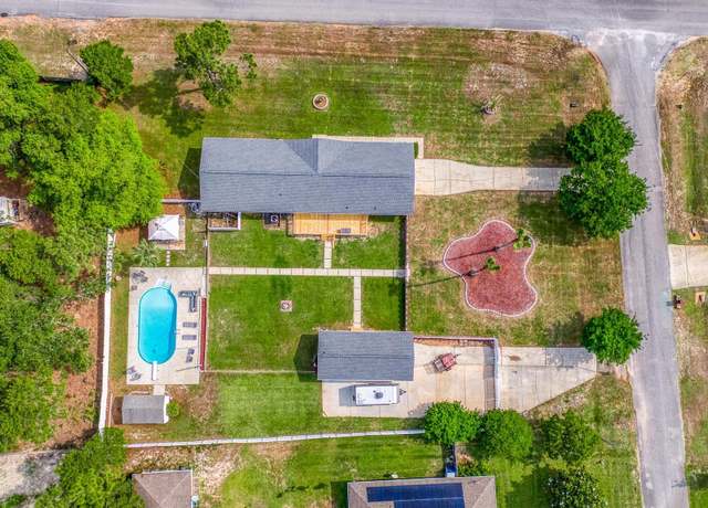 Property at 1828 Sundown Dr, Navarre, FL 32566, 3 beds, 2 baths