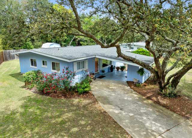 Property at 302 Norwich Dr, Gulf Breeze, FL 32561, 3 beds, 2 baths
