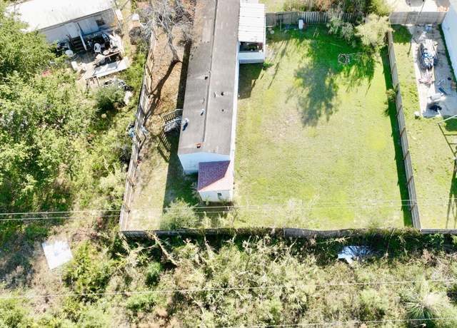 Property at 6015 Capitol Dr, Gulf Breeze, FL 32563, 3 beds, 1 bath