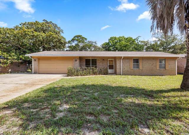 Property at 715 Crestwood St, Mary Esther, FL 32569, 3 beds, 2 baths