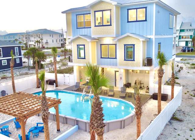 Property at 7876 Gulf Blvd, Navarre, FL 32566, 6 beds, 5.5 baths