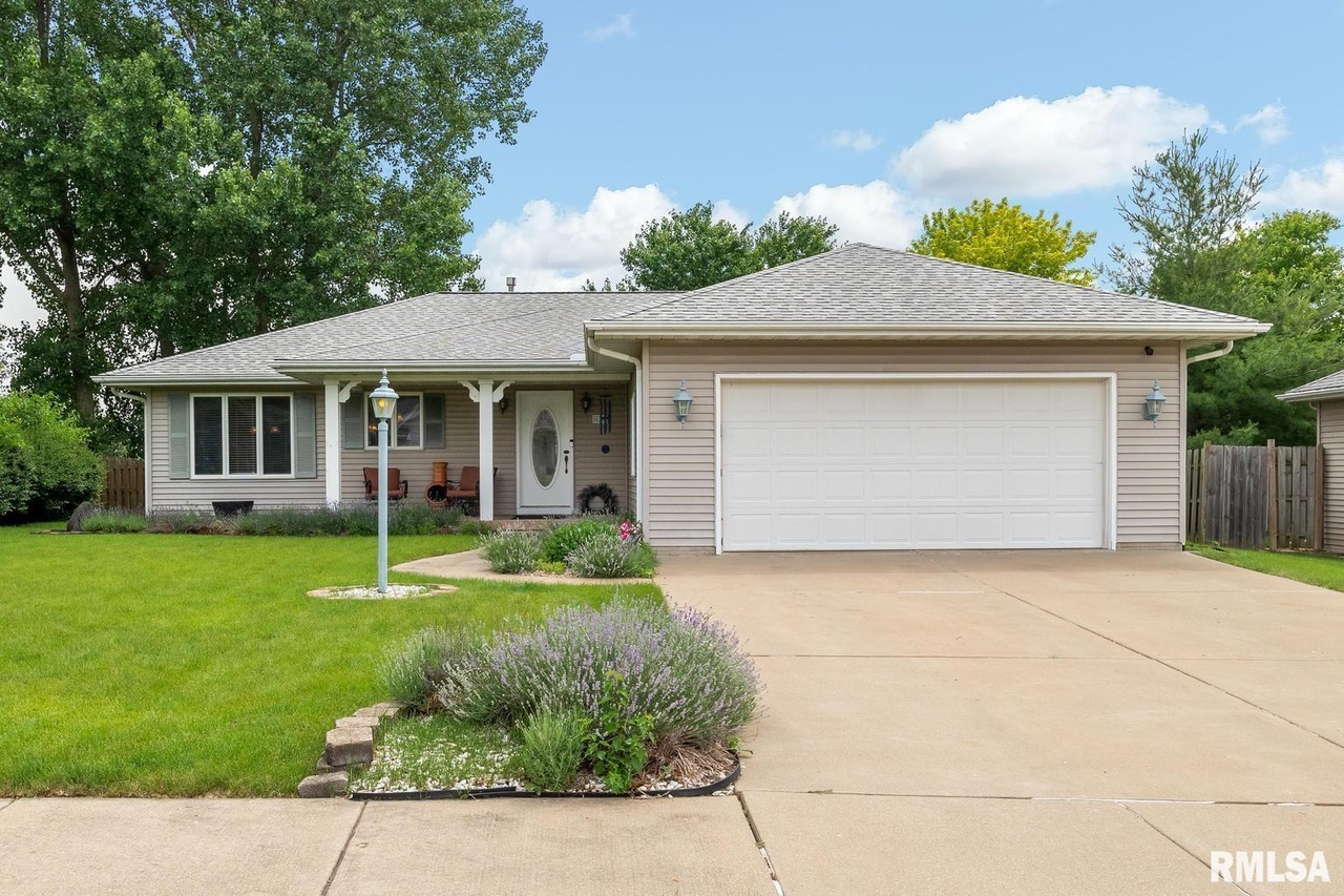 424 S Breckenridge Dr, Dunlap, IL 61525 | MLS# PA1234705 | Redfin