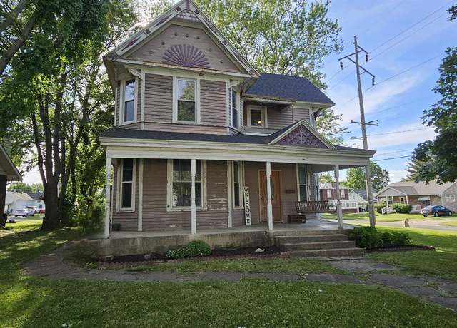 Property at 229 N 1st St, Vandalia, IL 62471, 3 beds, 1.5 baths