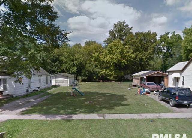 Property at 209 S Walnut St, Duquoin, IL 62832
