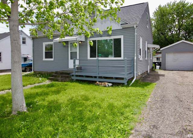 Property at 900 E Holland St, Washington, IL 61571, 2 beds, 1.5 baths