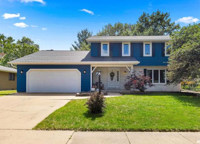 Property at 6109 N Heather Oak Dr, Peoria, IL 61615, 4 beds, 2.5 baths