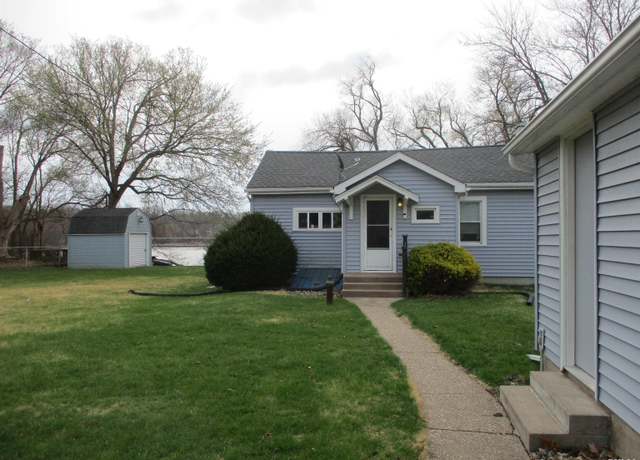 Property at 530 Island Ave, East Moline, IL 61244, 3 beds, 1.5 baths