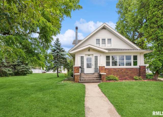 Property at 506 Fulton St, Grand Mound, IA 52751, 4 beds, 1.5 baths