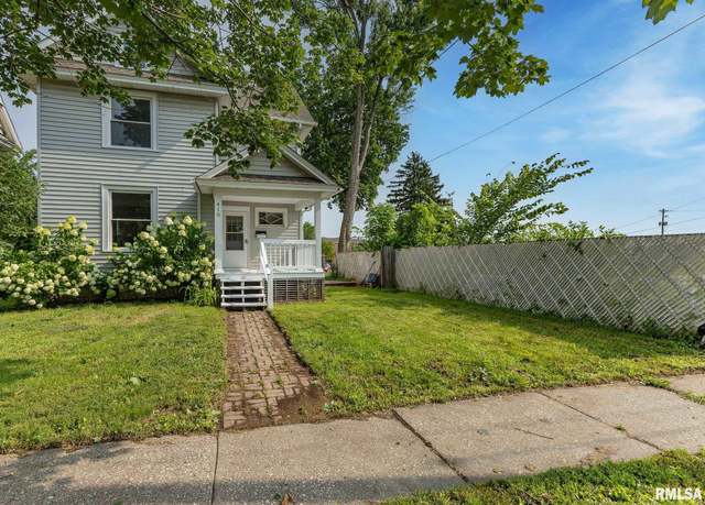 Property at 410 W 17th St, Davenport, IA 52803, 2 beds, 1 bath