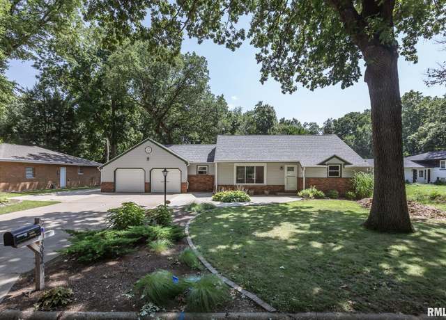Property at 3002 W Brookside Dr, Peoria, IL 61615, 4 beds, 2 baths