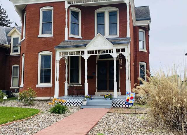 Property at 1016 Payson Ave, Quincy, IL 62301, 4 beds, 2.5 baths