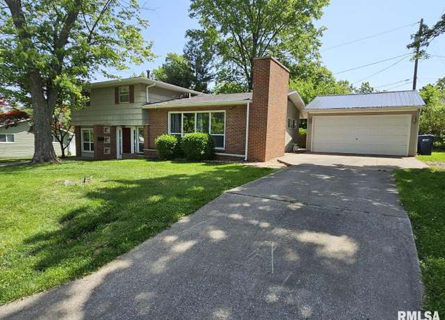 Property at 2 Parker Dr, Mt Vernon, IL 62864, 3 beds, 2 baths