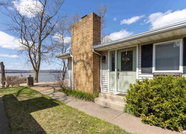 Property at 1225 Sunset Dr, East Peoria, IL 61611, 3 beds, 2 baths
