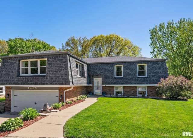 Property at 1219 8th Street Court, Hampton, IL 61256, 3 beds, 2.5 baths
