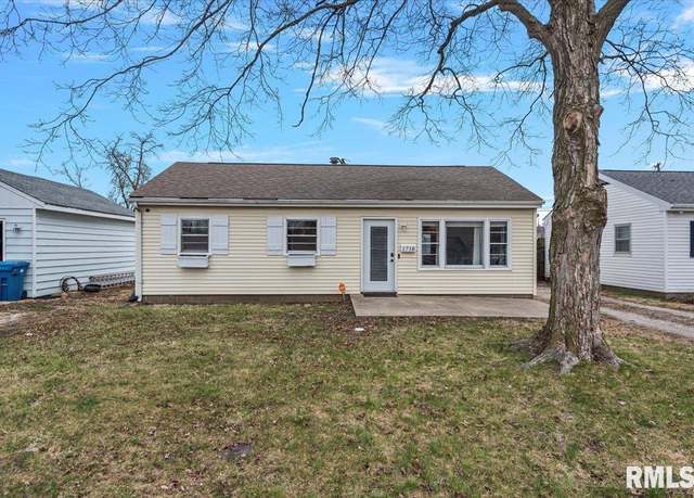 Property at 1718 N Wolfe St, Springfield, IL 62702, 3 beds, 1 bath