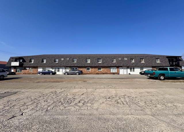 Property at 6176 Bayer Cir, Carterville, IL 62918, 5 beds, 4 baths