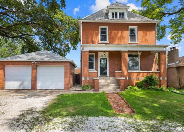 Property at 2511 Martin Luther King Jr Dr, Peoria, IL 61604, 4 beds, 2 baths