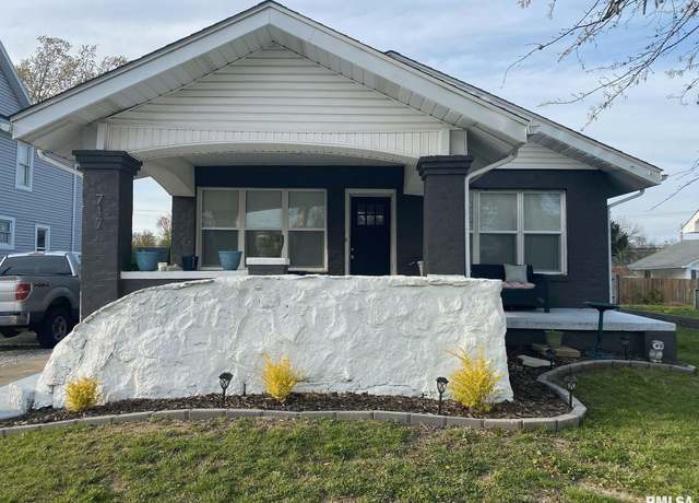 Property at 717 E Main St, Benton, IL 62812, 3 beds, 2 baths