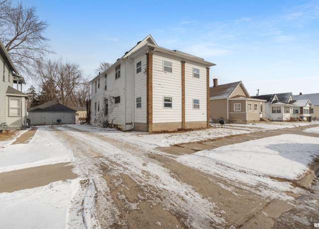 Property at 222 7th Avenue North, Clinton, IA 52732, 4 beds, 2 baths
