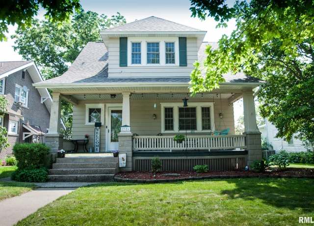 Property at 2326 13th St, Moline, IL 61265, 3 beds, 1.5 baths
