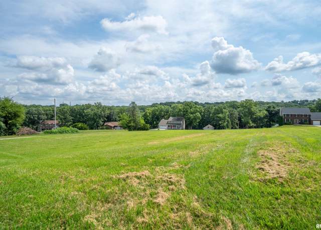 Property at 3 Country View Dr, Peoria, IL 61604