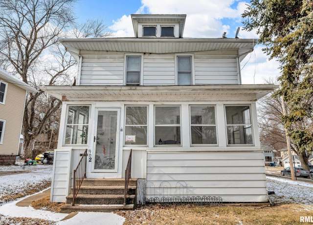 Property at 902 44th St, Rock Island, IL 61201, 3 beds, 1 bath