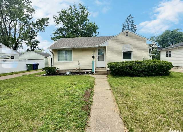Property at 1324 Grandview Dr, Clinton, IA 52732, 2 beds, 1 bath