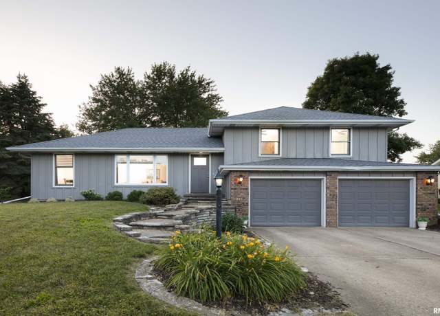 Property at 3119 W Forsythe Rd, Peoria, IL 61614, 4 beds, 2 baths