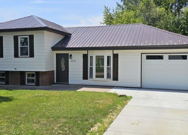 Property at 2337 Cameron Dr, Clinton, IA 52732, 3 beds, 1 bath
