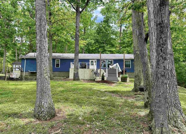 Property at 2235 Chesapeake Ln, Centralia, IL 62801, 3 beds, 2 baths
