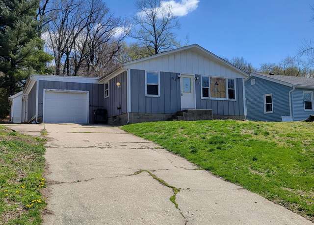 Property at 714 Monge Ave, Pekin, IL 61554, 2 beds, 2 baths