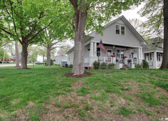 Property at 728 N 22nd St, Quincy, IL 62301, 3 beds, 1.5 baths