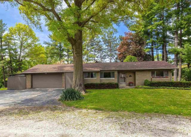 Property at 4 Cottonwood Ln, Colona, IL 61241, 3 beds, 3 baths