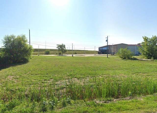 Property at 141 Sunshine Ln, Milan, IL 61264