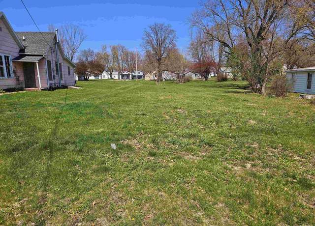 Property at 604 W Fisk St, Macomb, IL 61455