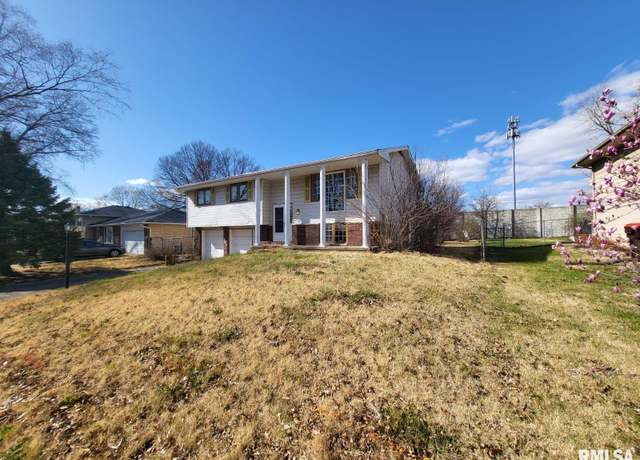 Property at 2827 W Larchmont Ln, Peoria, IL 61615, 4 beds, 1.5 baths